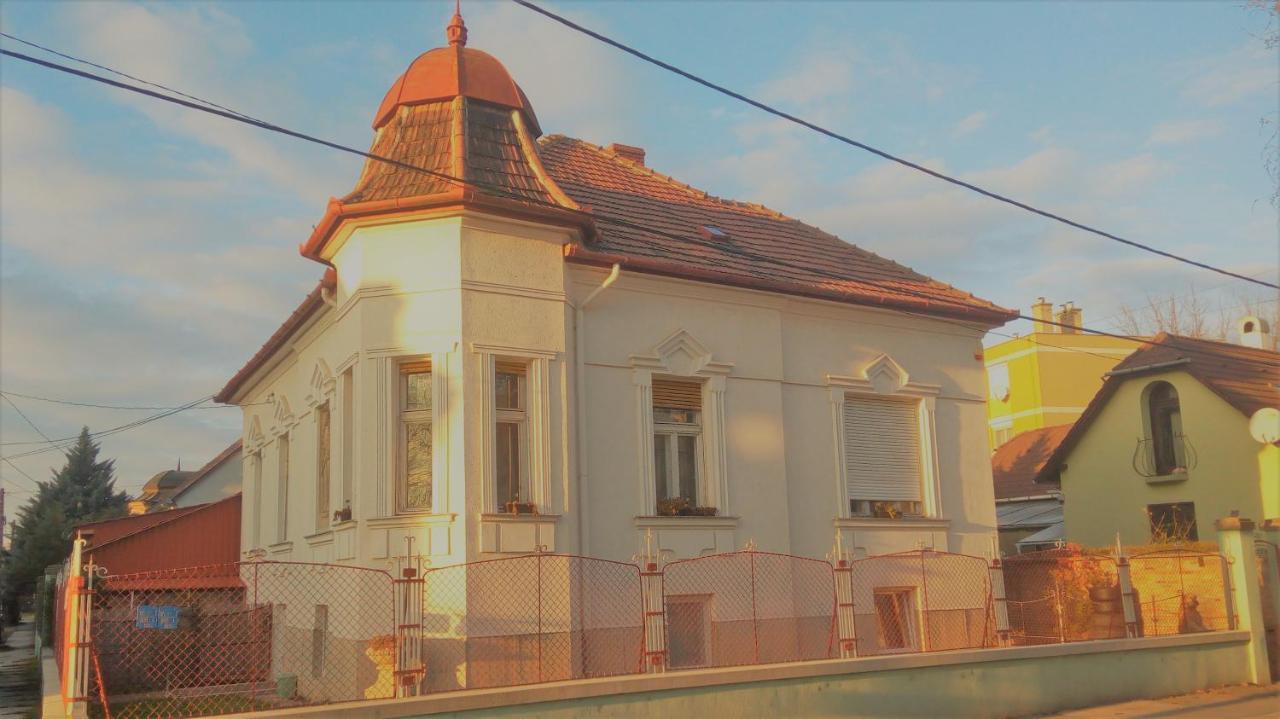 Hostel Maros Gyor Ngoại thất bức ảnh