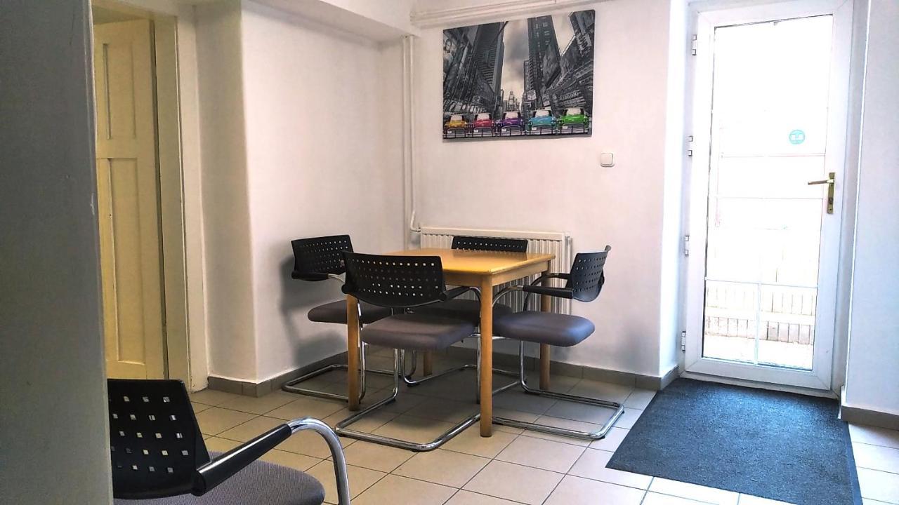 Hostel Maros Gyor Ngoại thất bức ảnh