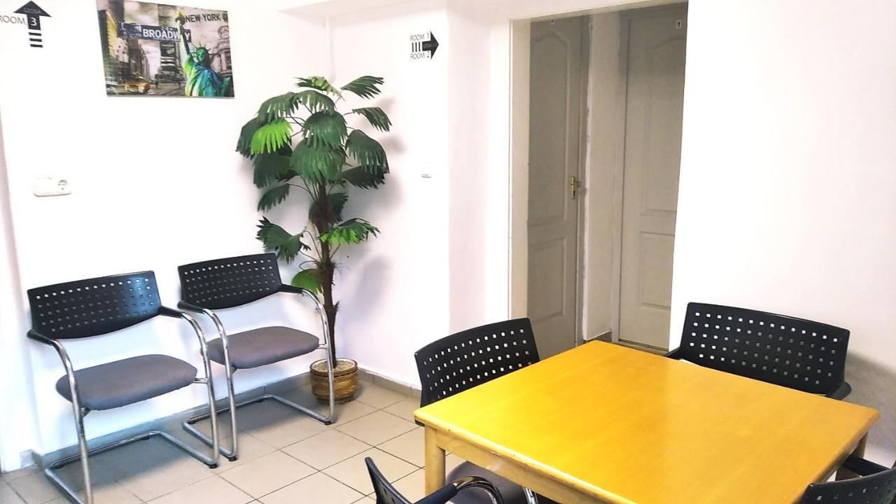 Hostel Maros Gyor Ngoại thất bức ảnh