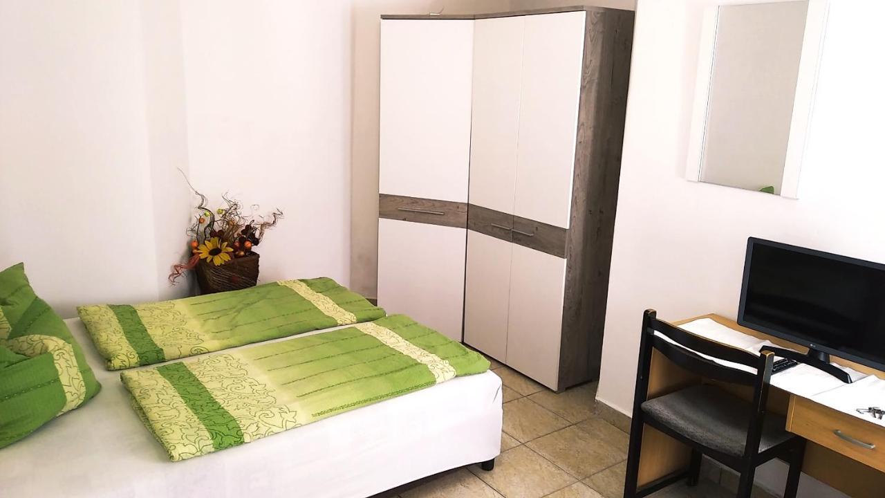 Hostel Maros Gyor Ngoại thất bức ảnh