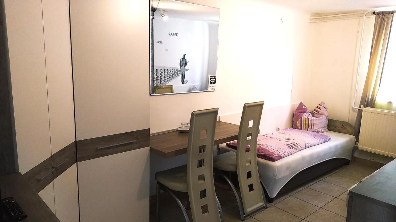 Hostel Maros Gyor Ngoại thất bức ảnh