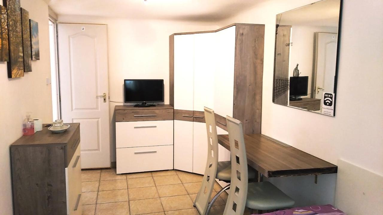 Hostel Maros Gyor Ngoại thất bức ảnh